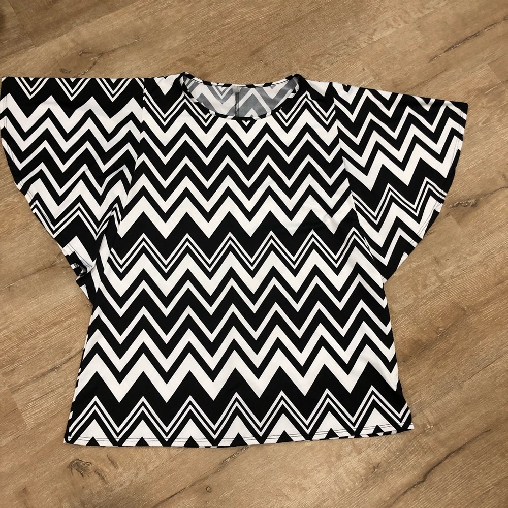 Magic Fit Black & White Blouse